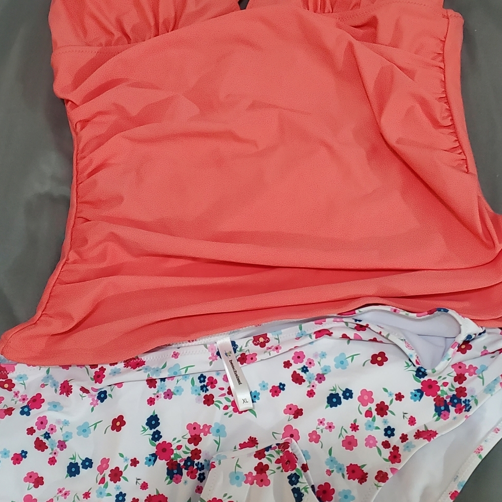 Swim suit - Picture 2 of 4